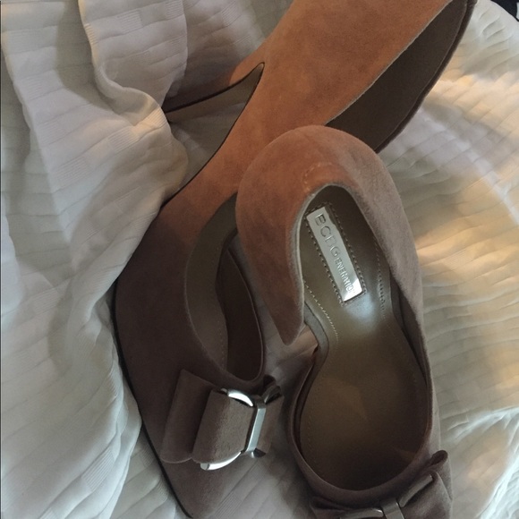 BCBG Chester bow pump - Picture 5 of 5